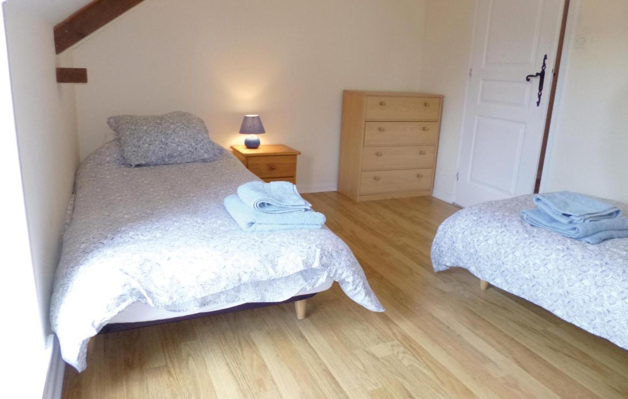3 Bedroom Cozy Home In Brucheville Carentan-les-Marais Esterno foto